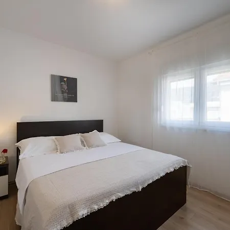 With A Parking Space Kastel Stari, - 23116 Kastela