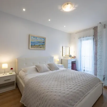 Apartment With A Parking Space Kastel Stari, - 23116